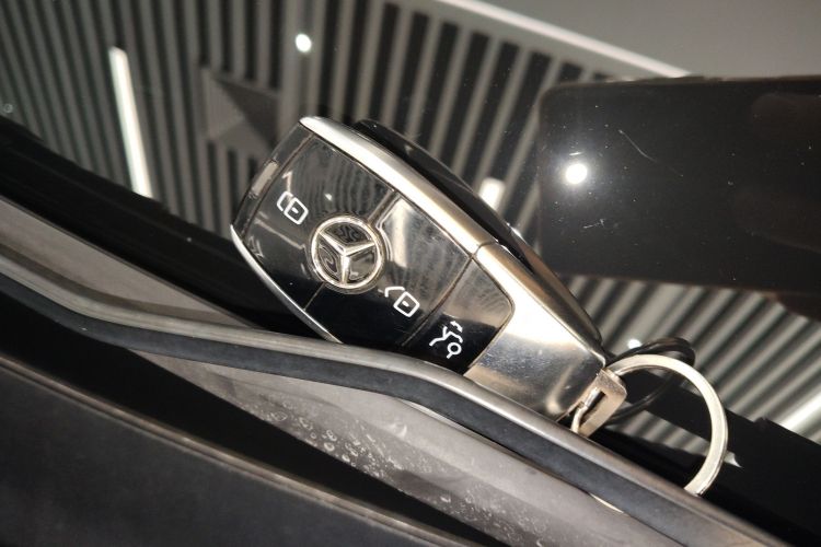 Mercedes-Benz E Class 2020 car image #9