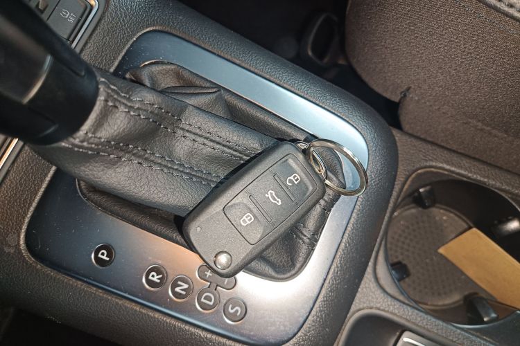 Volkswagen Tiguan 2015 car image #9