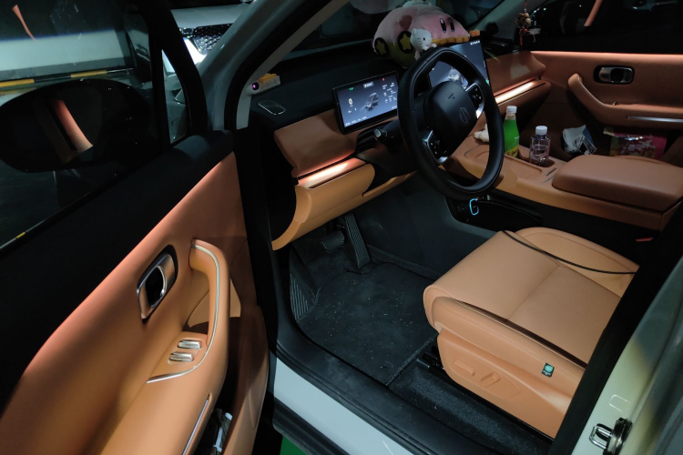 零跑汽车 零跑C10 2025 汽车图片 #9