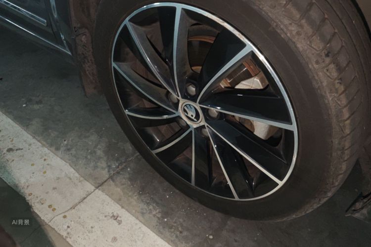 Skoda Octavia 2018 car image #9