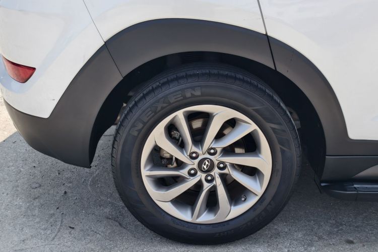 Hyundai Tucson 2017 صورة سيارة #9