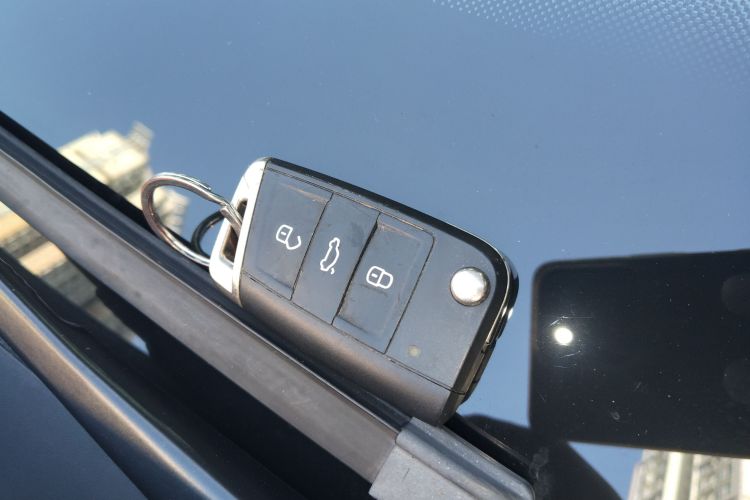 Volkswagen Tayron GTE 2022 car image #9