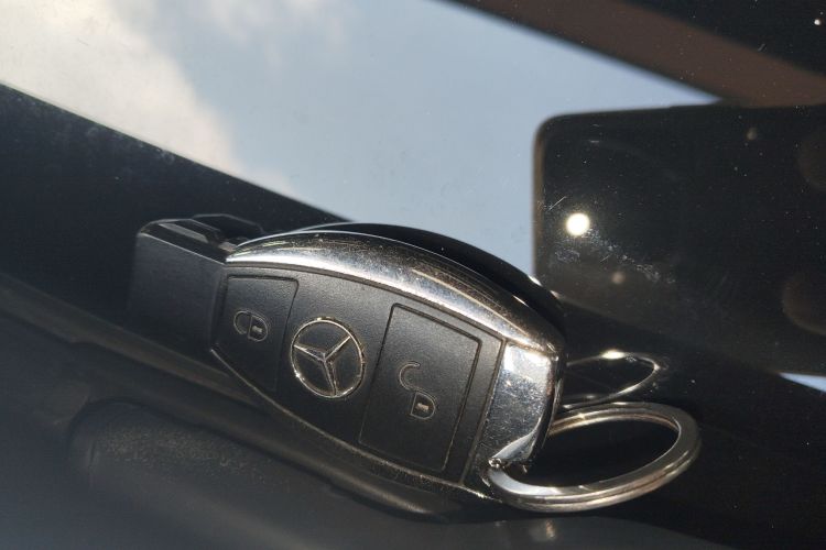 Mercedes-Benz GLK Class 2015 car image #9