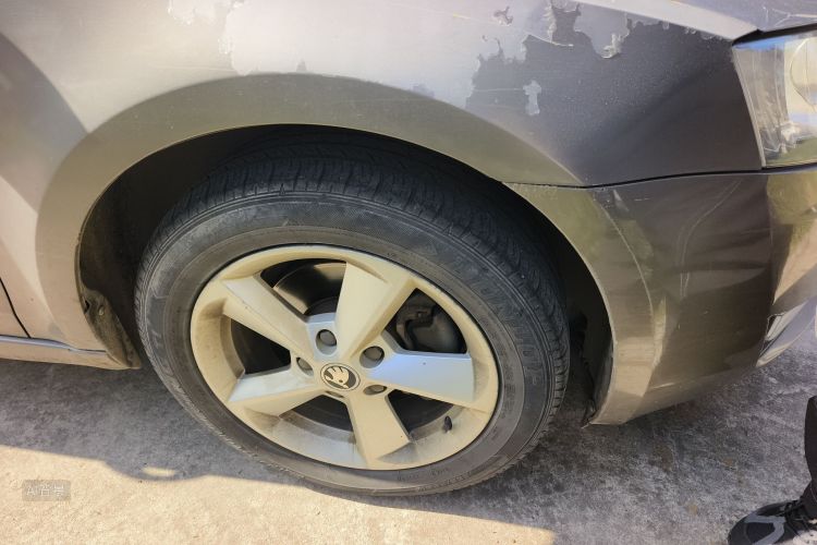 Skoda Octavia 2015 car image #9