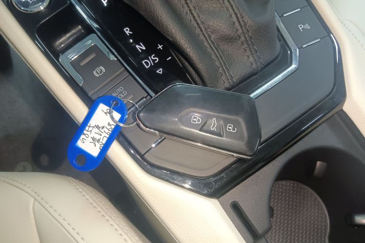 Volkswagen Lamando 2017 изображение автомобиля #9