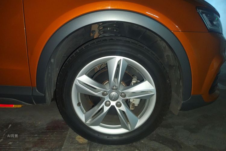 Audi Q3 2018 car image #9