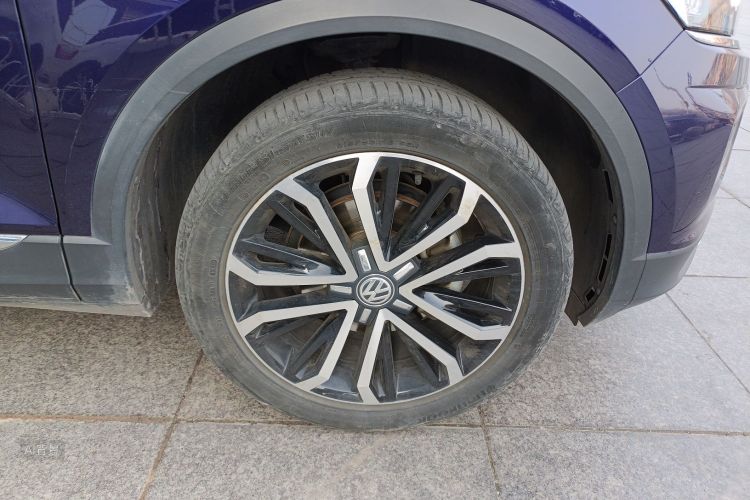 Volkswagen T-Roc 2019 car image #9