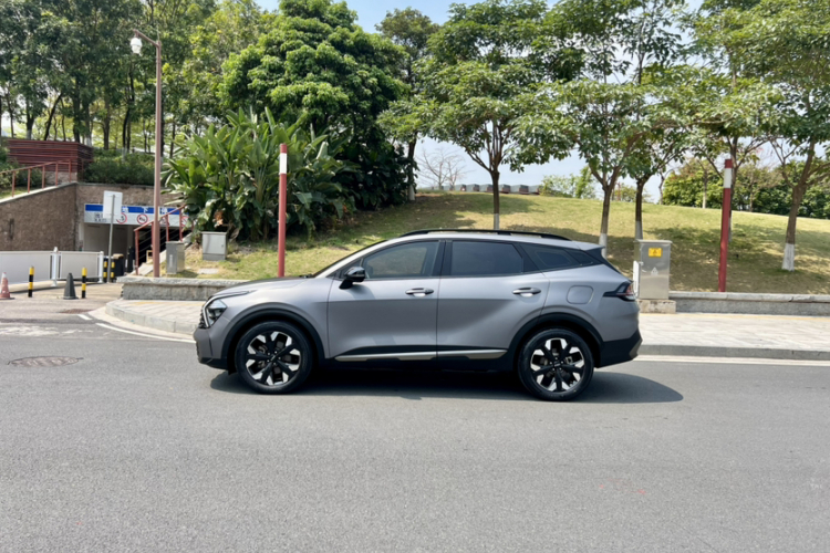 起亚 狮铂拓界 2022 汽车图片 #9