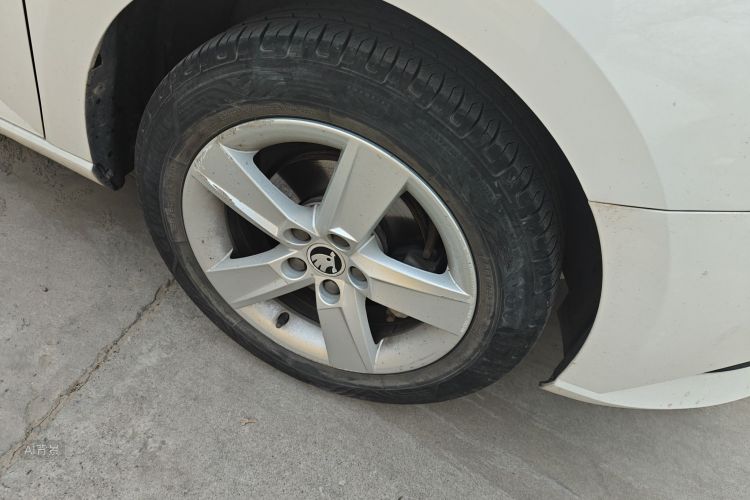 Skoda Fabia 2016 immagine di auto #9