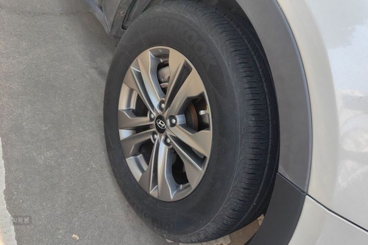 Hyundai Santa Fe 2014 car image #9