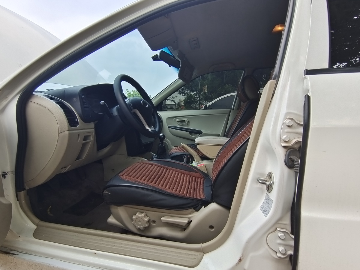 Soueast V3 Lingyue 2014 #9 Soueast V3 Lingyue 2014 car image #9