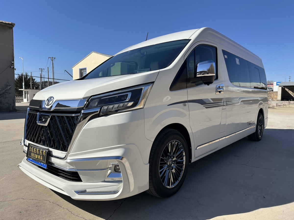 Toyota Hiace 2024 #9 Toyota Hiace 2024 car image #9