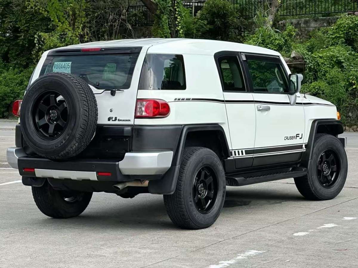 Toyota FJ Cruiser 2019 #9 Toyota FJ Cruiser 2019 car image #9