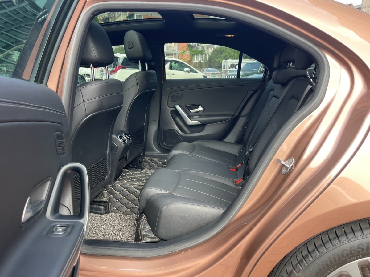 Mercedes-Benz A Class (Imported) 2020 imagem de carro #9