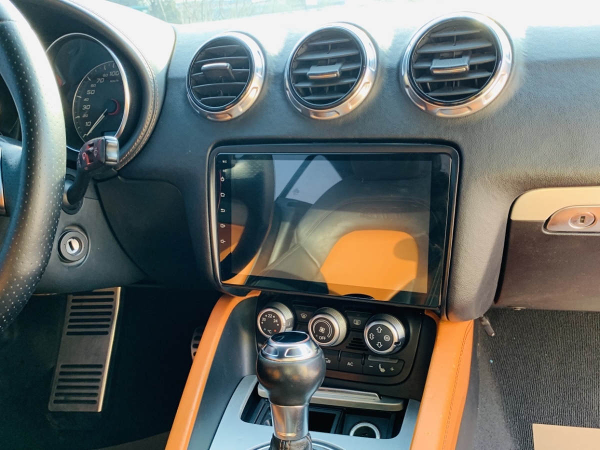 Audi TTS 2011 #9 Audi TTS 2011 car image #9