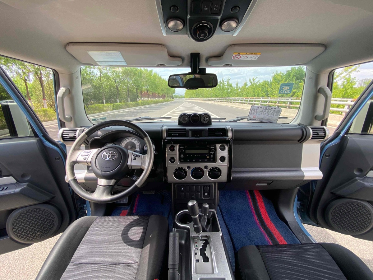 Toyota FJ Cruiser 2020 immagine di auto #9