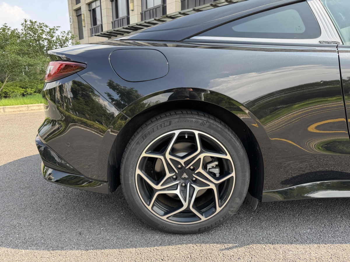 哪吒汽车 哪吒GT 2023 汽车图片 #9