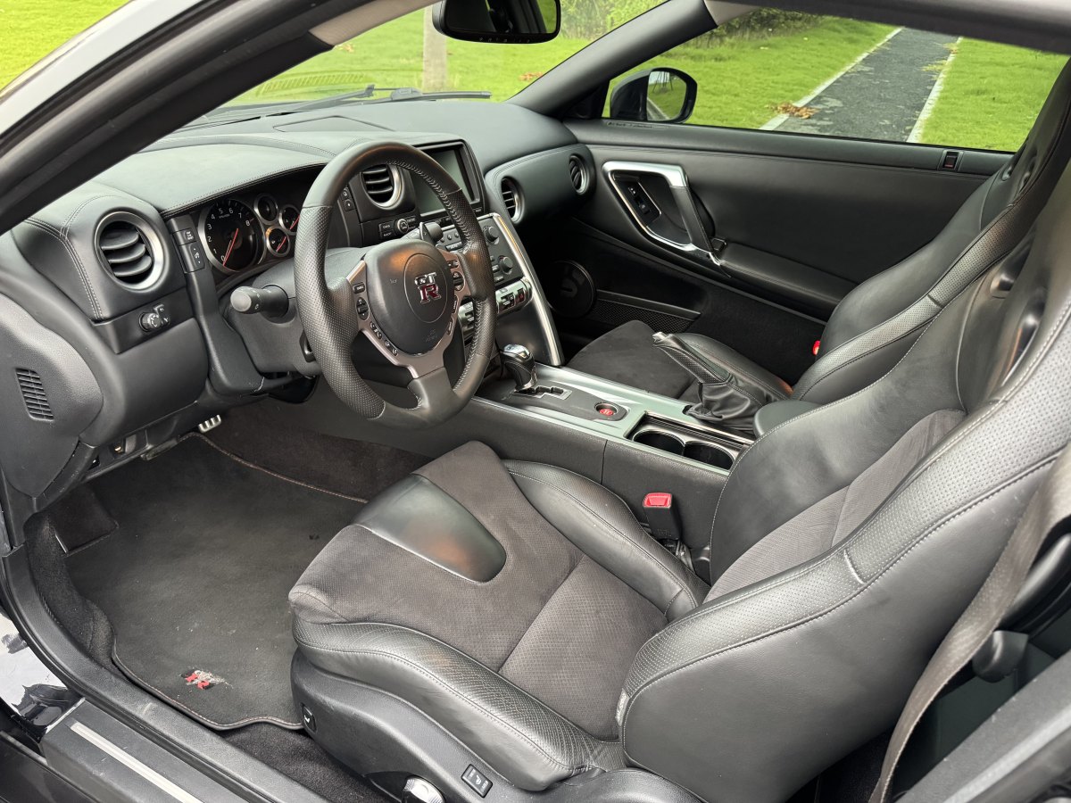 日产 日产GT-R 2010 汽车图片 #9