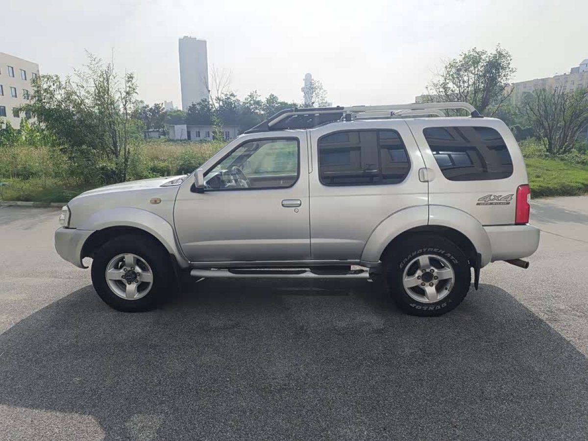 日产 日产帕拉丁 2010 汽车图片 #9