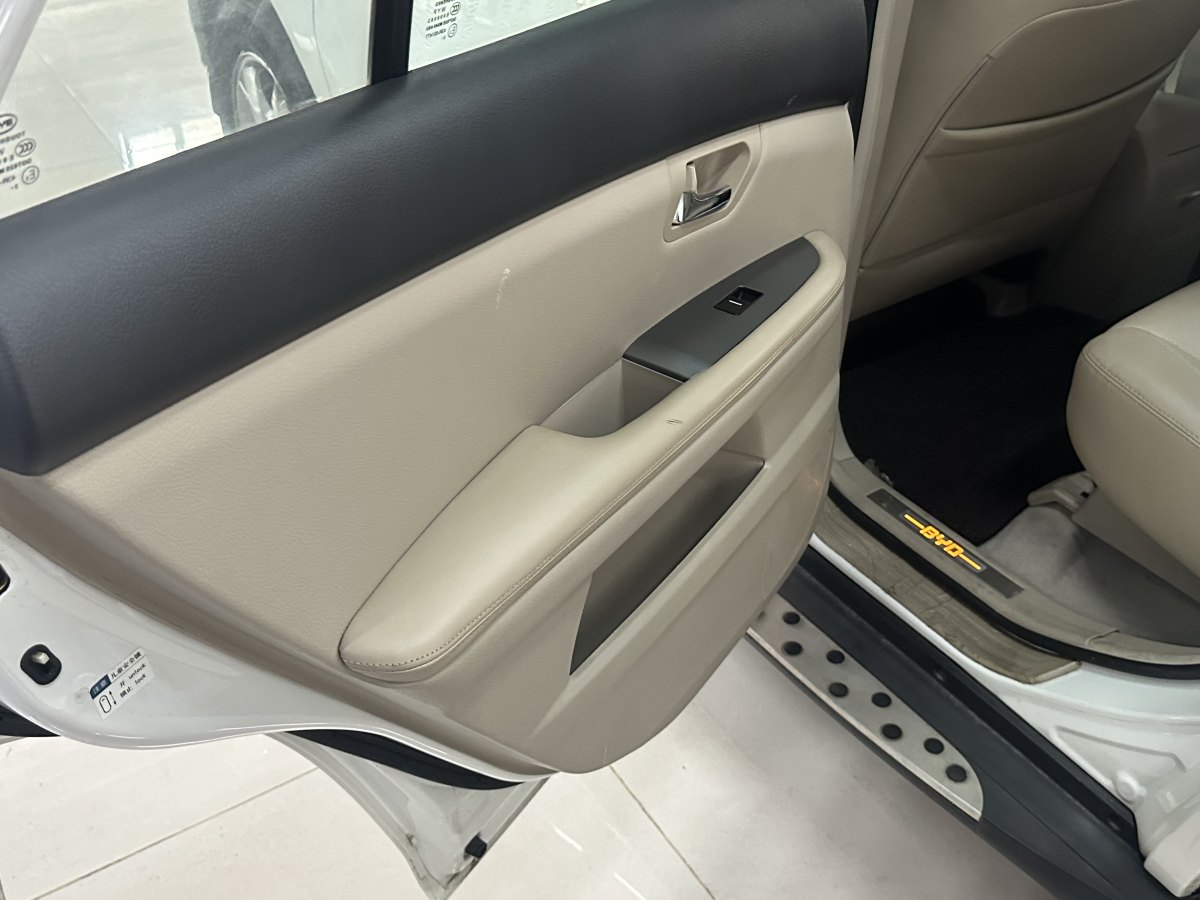 BYD S6 2014 car image #9