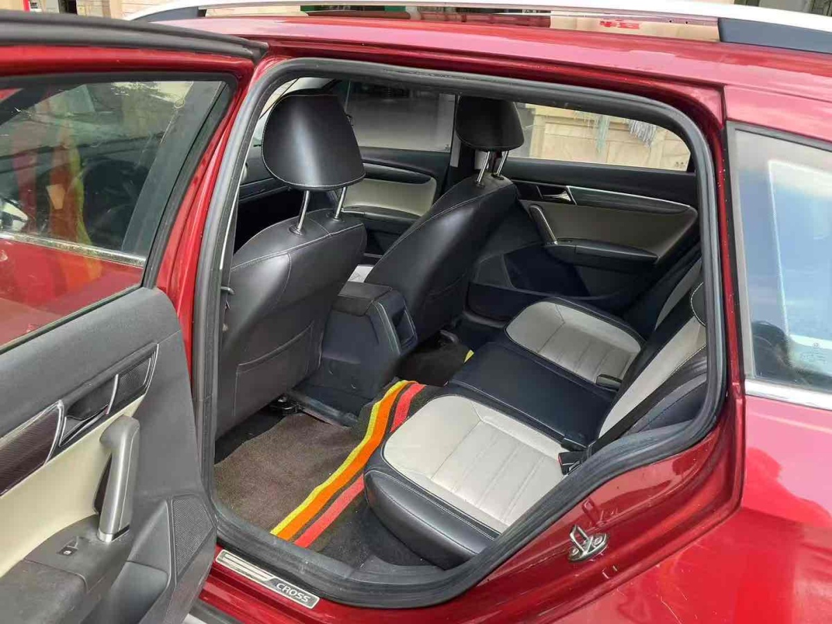 Volkswagen Cross Lavida 2014 immagine di auto #9