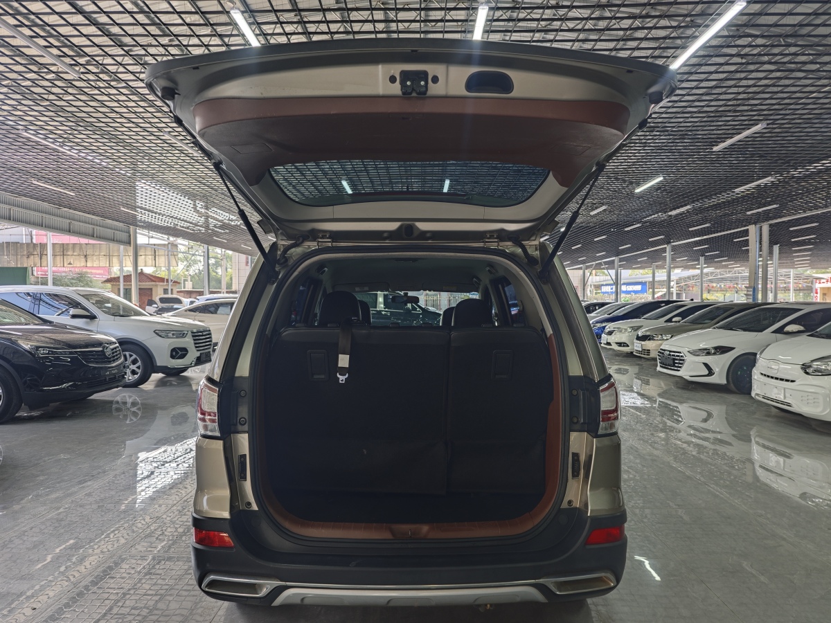 Forthing SX6 2017 car image #9