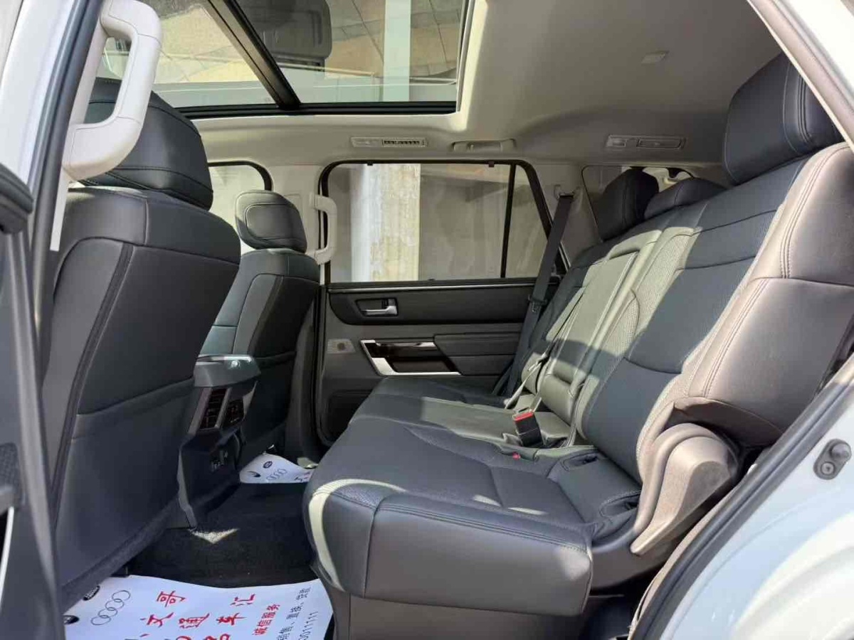Toyota Sequoia 2023 #9 Toyota Sequoia 2023 imagen de coche #9