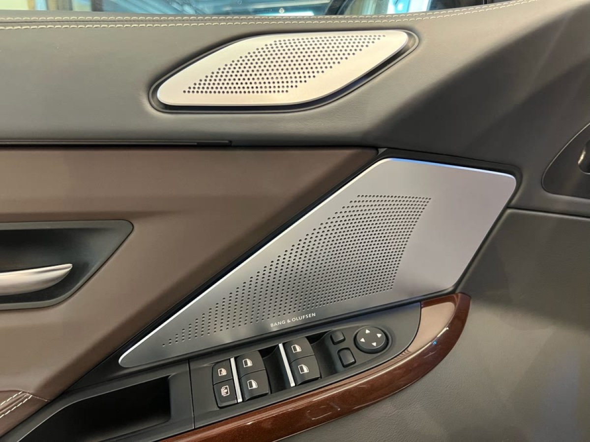 BMW M6 2017 car image #9