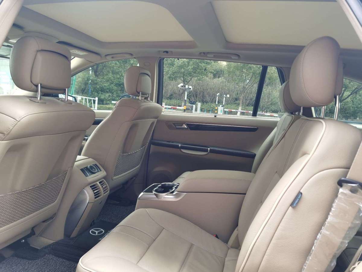 Mercedes-Benz R Class 2016 car image #9