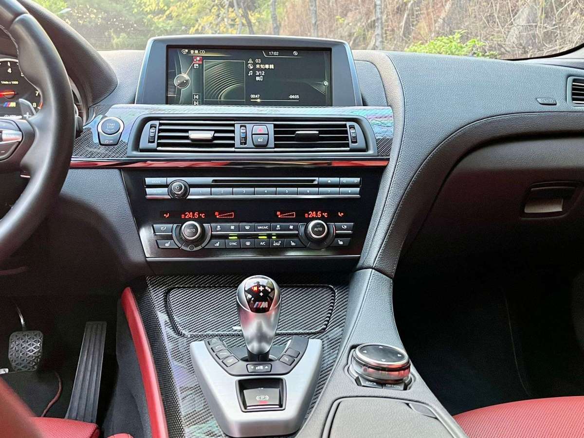 BMW M6 2015 car image #9