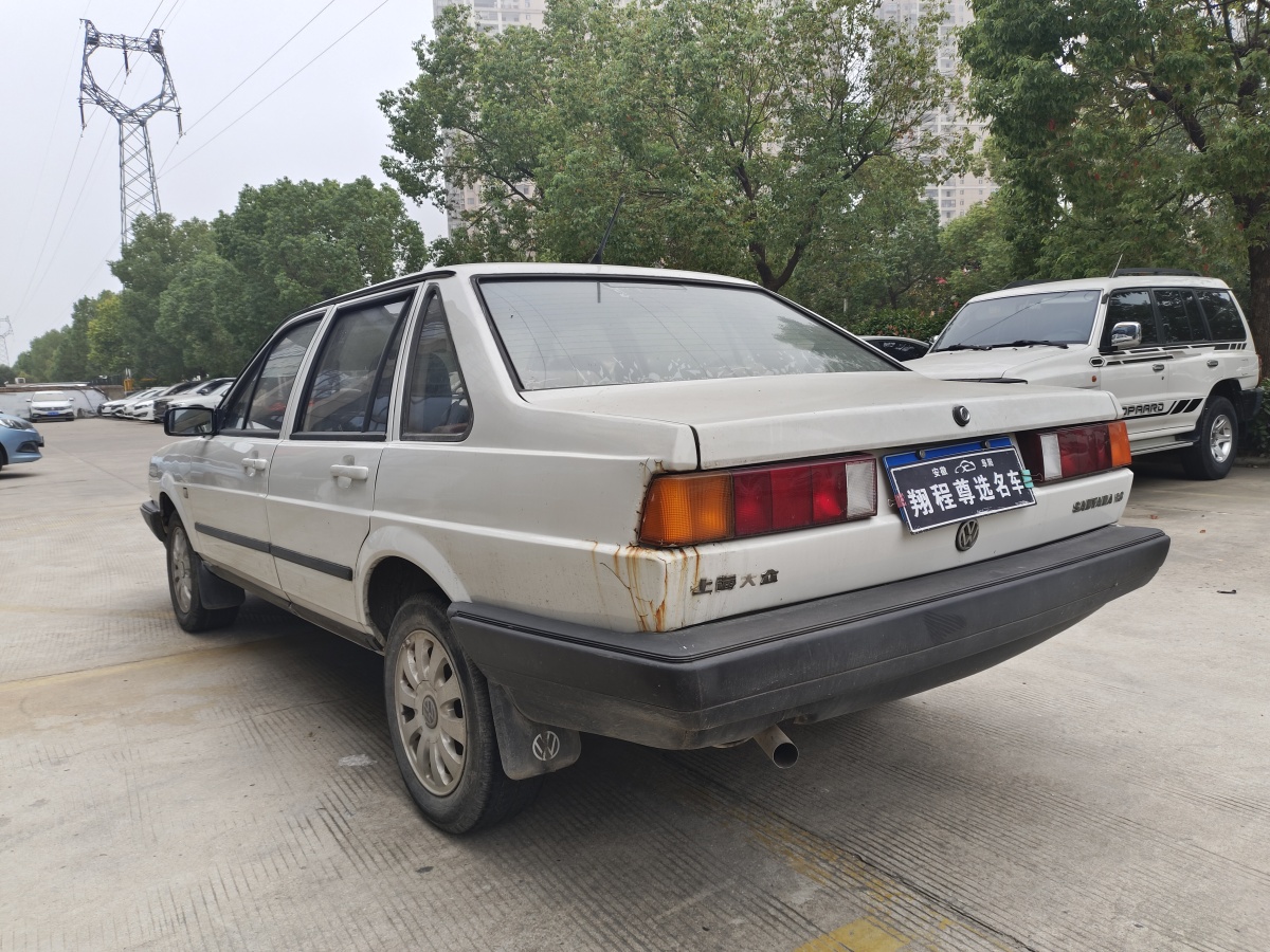 Volkswagen Santana Classic 2012 immagine di auto #9