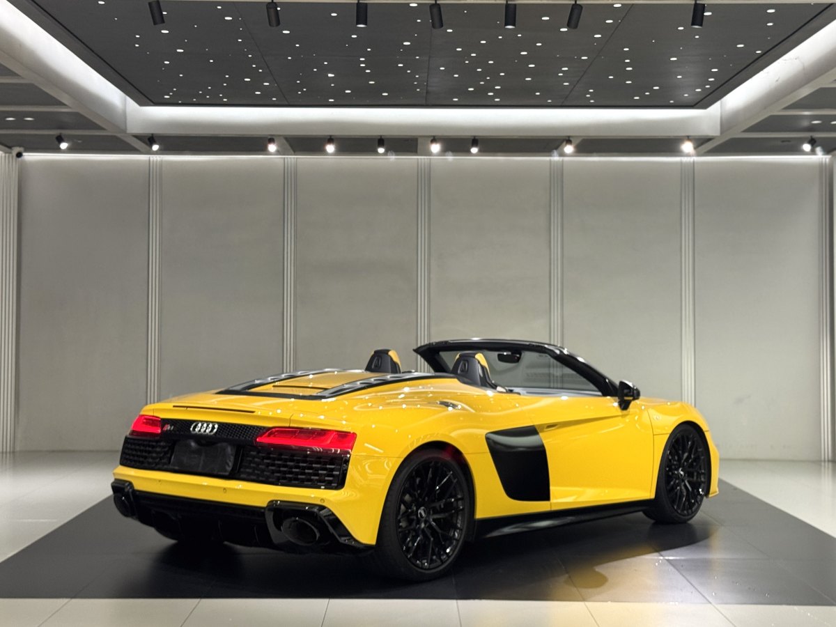 Audi R8 2019 car image #9