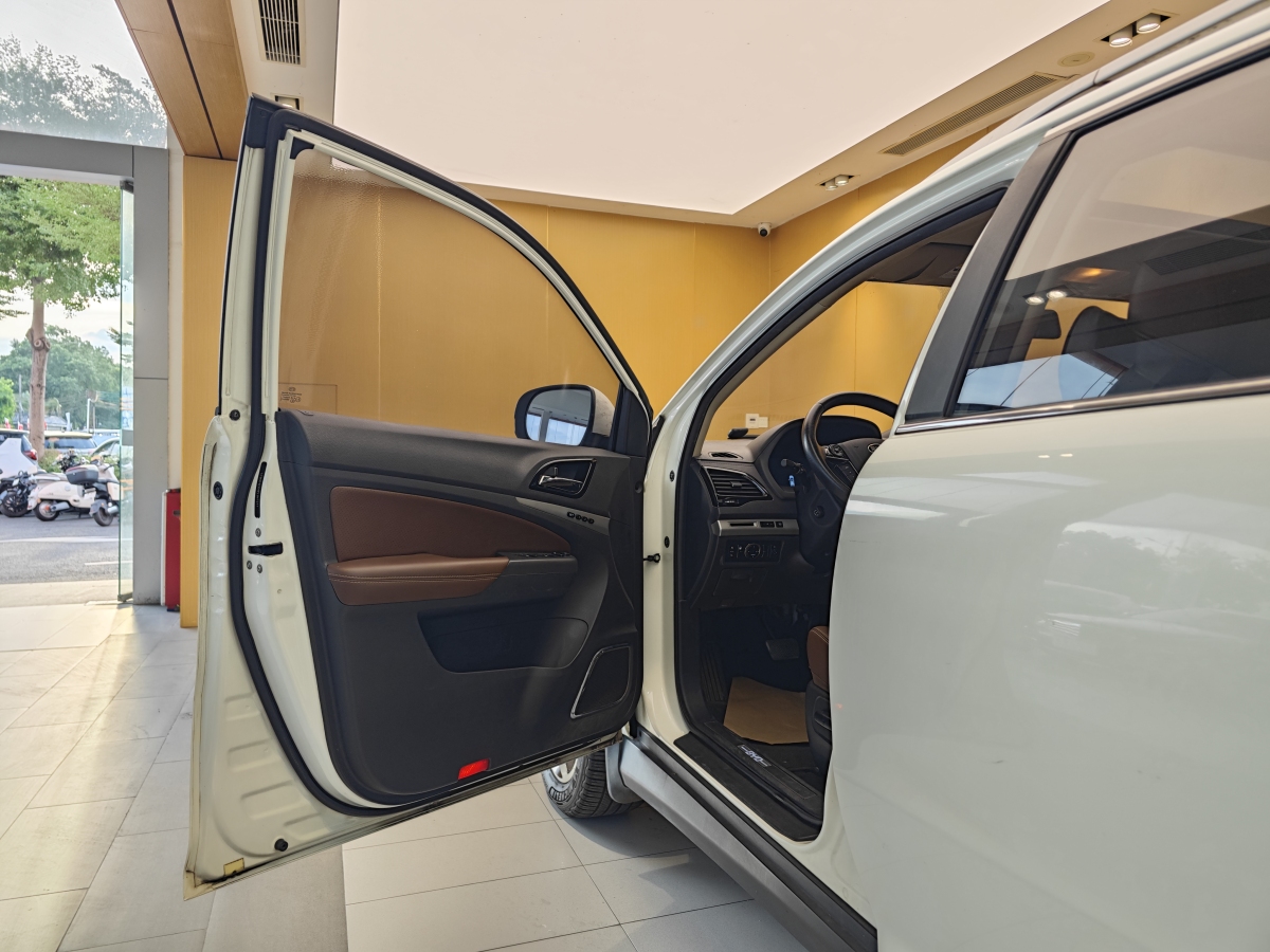 BYD S7 2015 car image #9