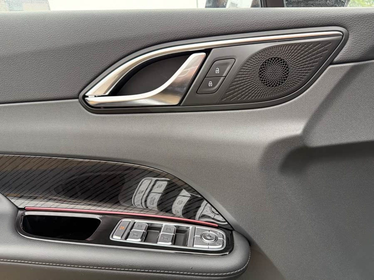 HongQi HS3 PHEV 2025 car image #9