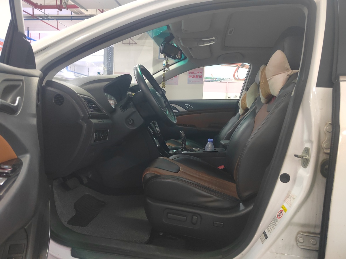 BYD Qin New Energy 2016 car image #9