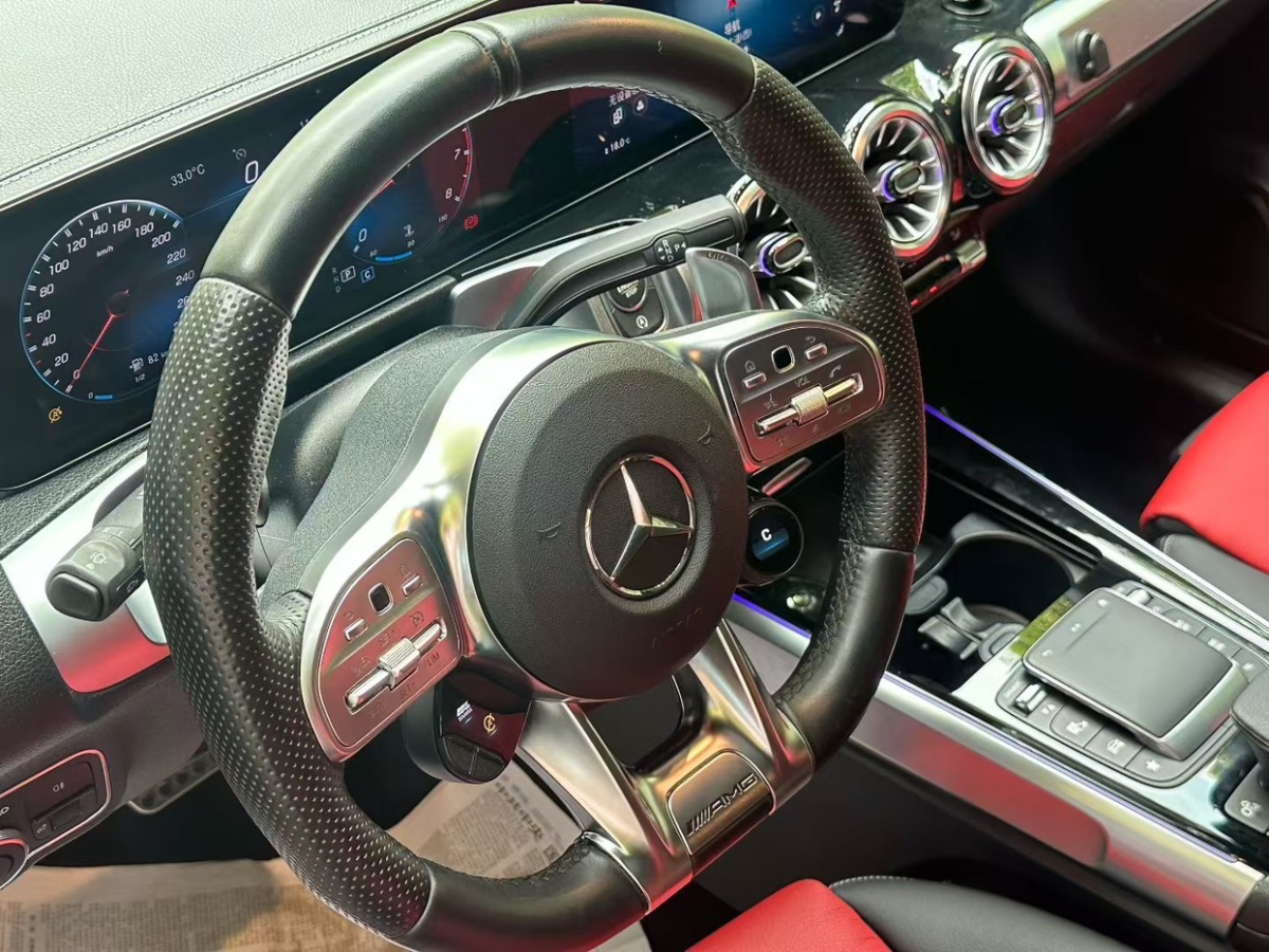 Mercedes-Benz GLB AMG 2022 imagen de coche #9