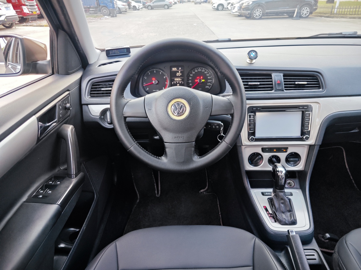 Volkswagen Gran Lavida 2013 immagine di auto #9