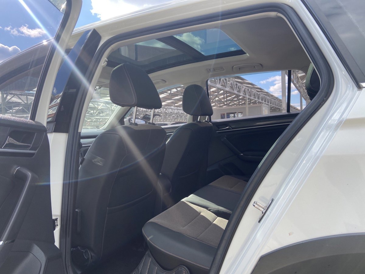 Volkswagen C-Trek 2018 immagine di auto #9