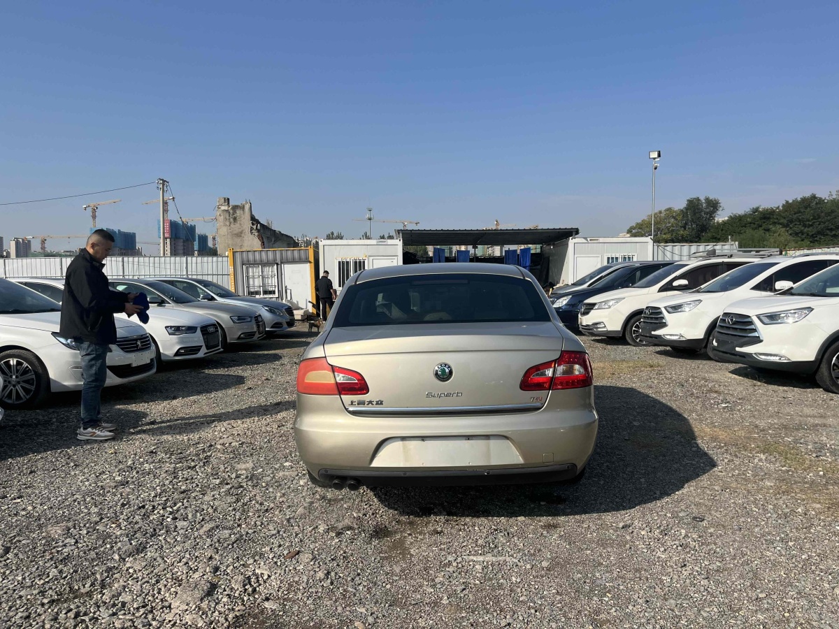 Skoda Superb 2012 immagine di auto #9