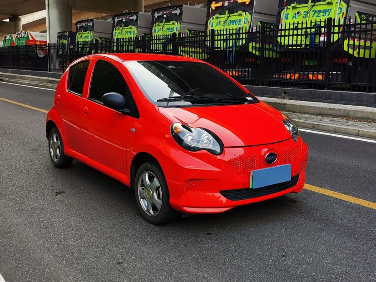 BYD e1 2019 car image #9