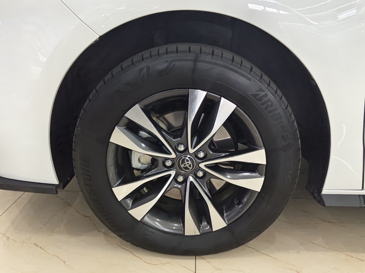 Toyota Granvia 2024 car image #9