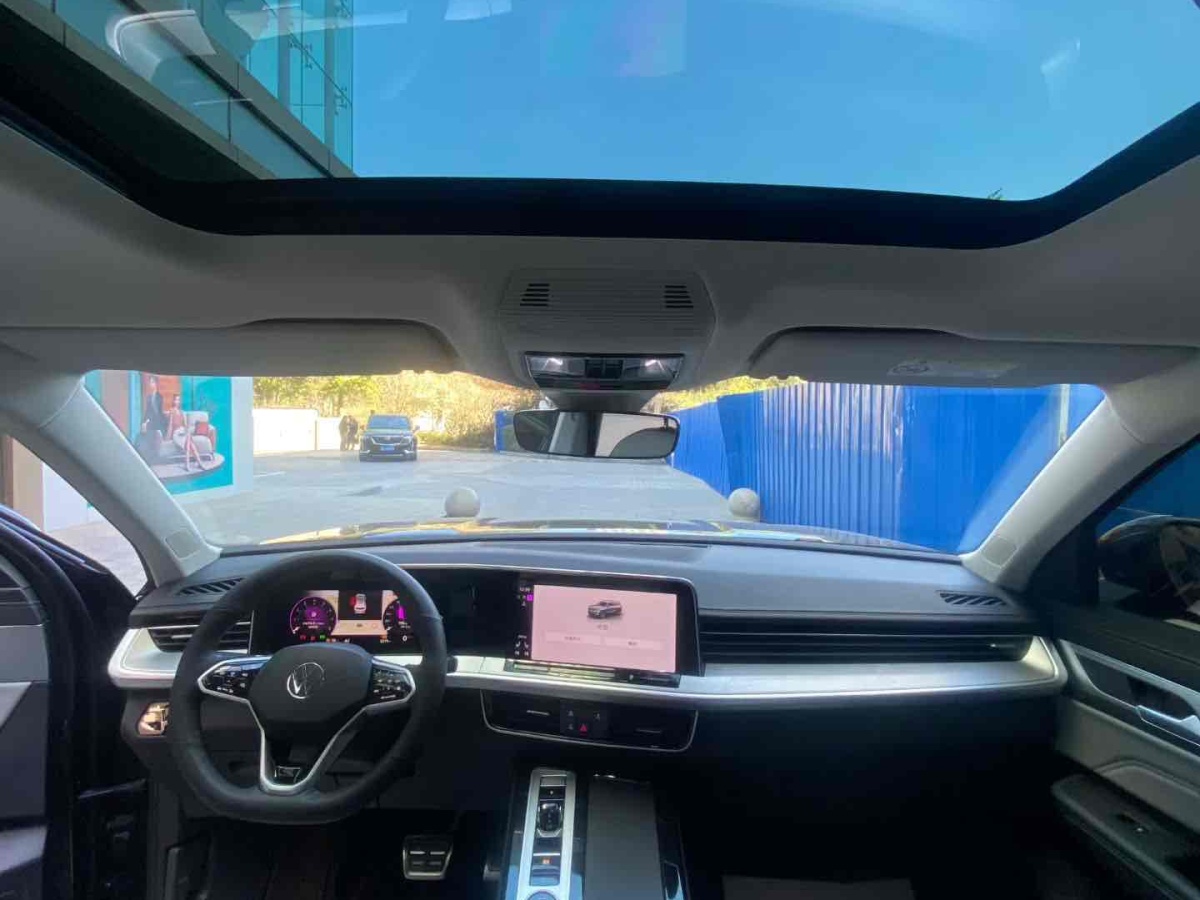 Volkswagen Tavendor 2025 car image #9