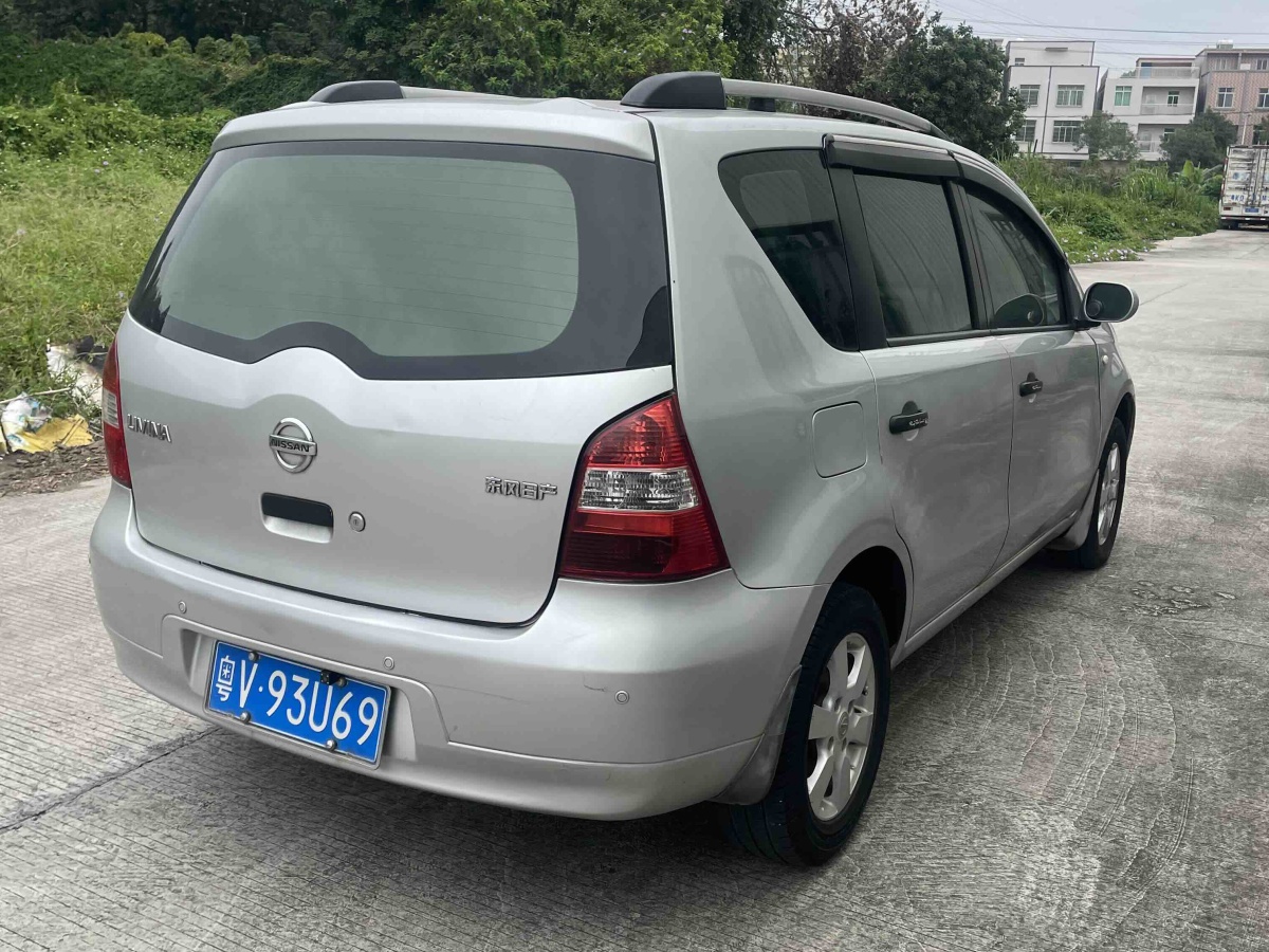 日产 骊威 2011 汽车图片 #9