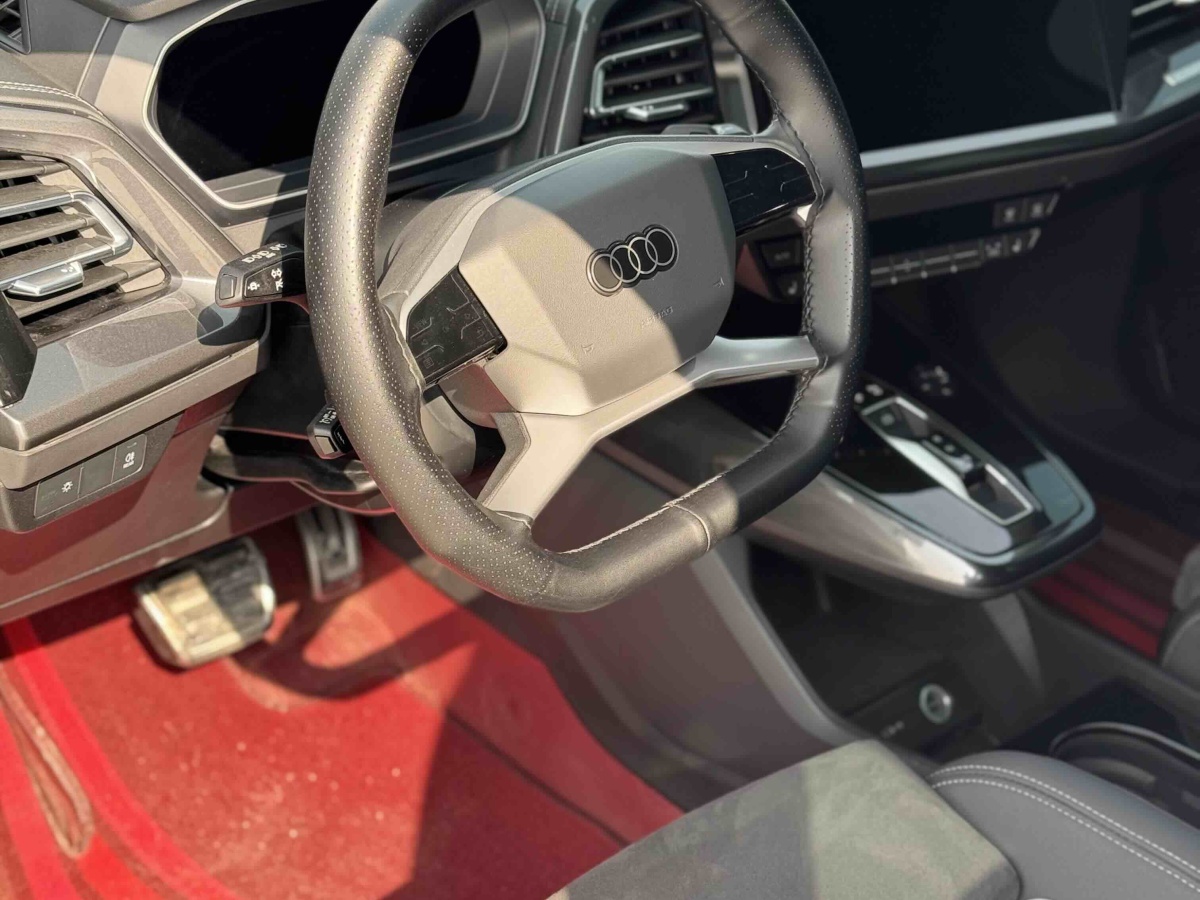 Audi Q4 e-tron 2023 imagem de carro #9