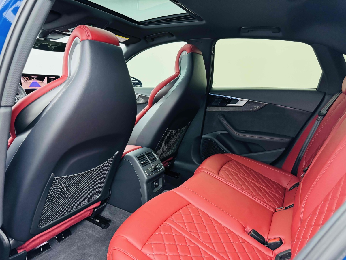 Audi S4 2023 car image #9