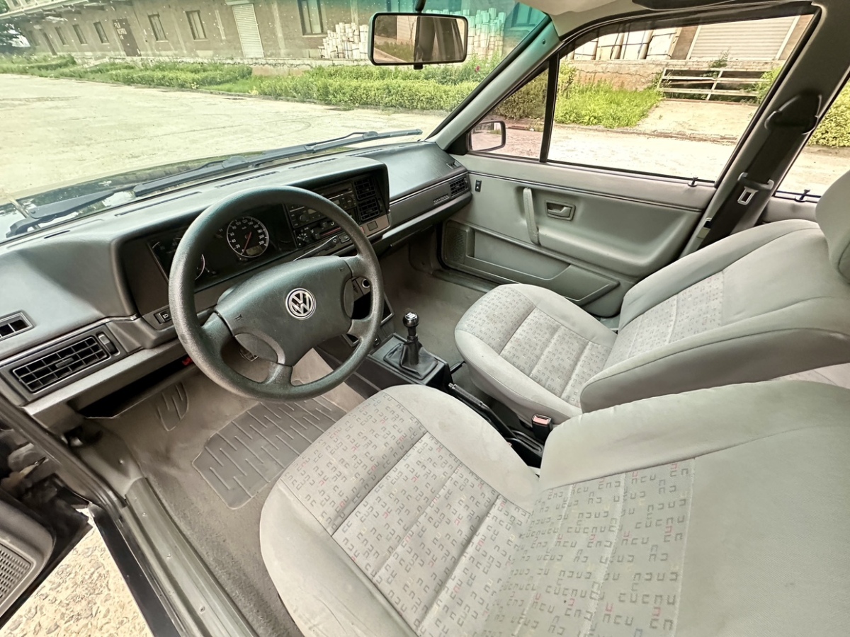 Volkswagen Santana Classic 2012 immagine di auto #9