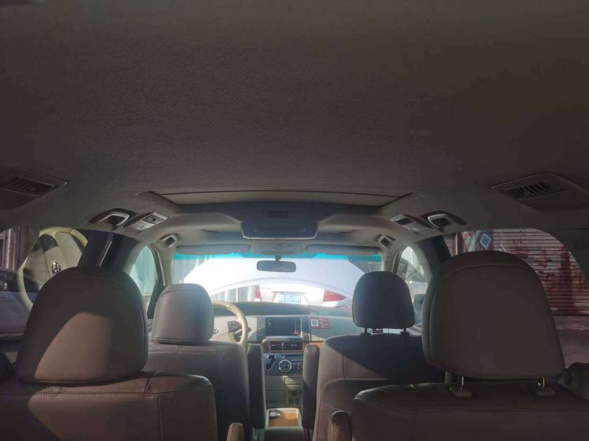 Toyota Previa 2011 car image #9