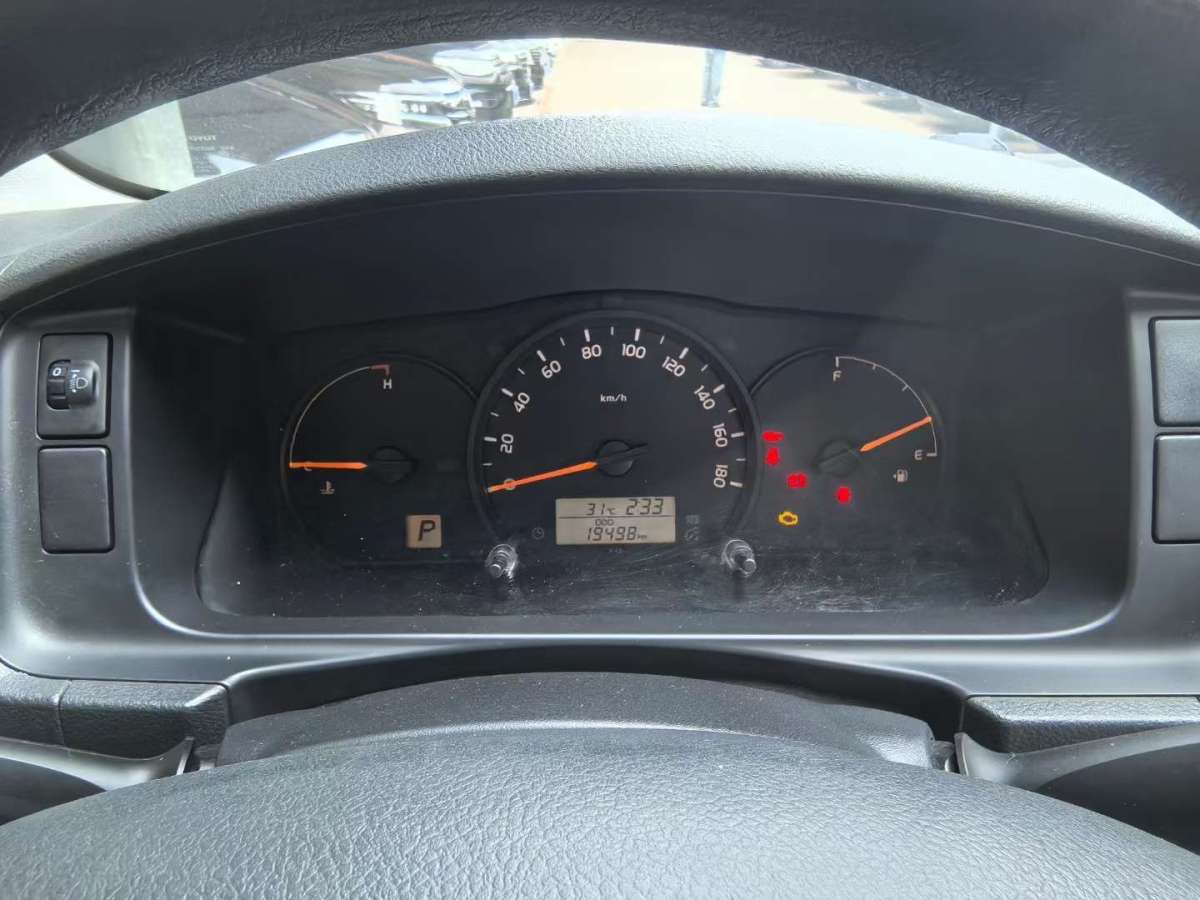 Toyota Hiace 2016 car image #9