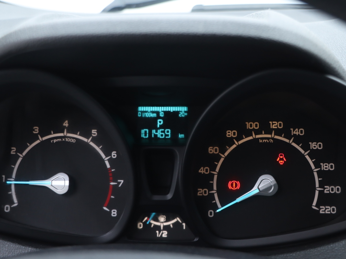 Ford EcoSport 2013 car image #9