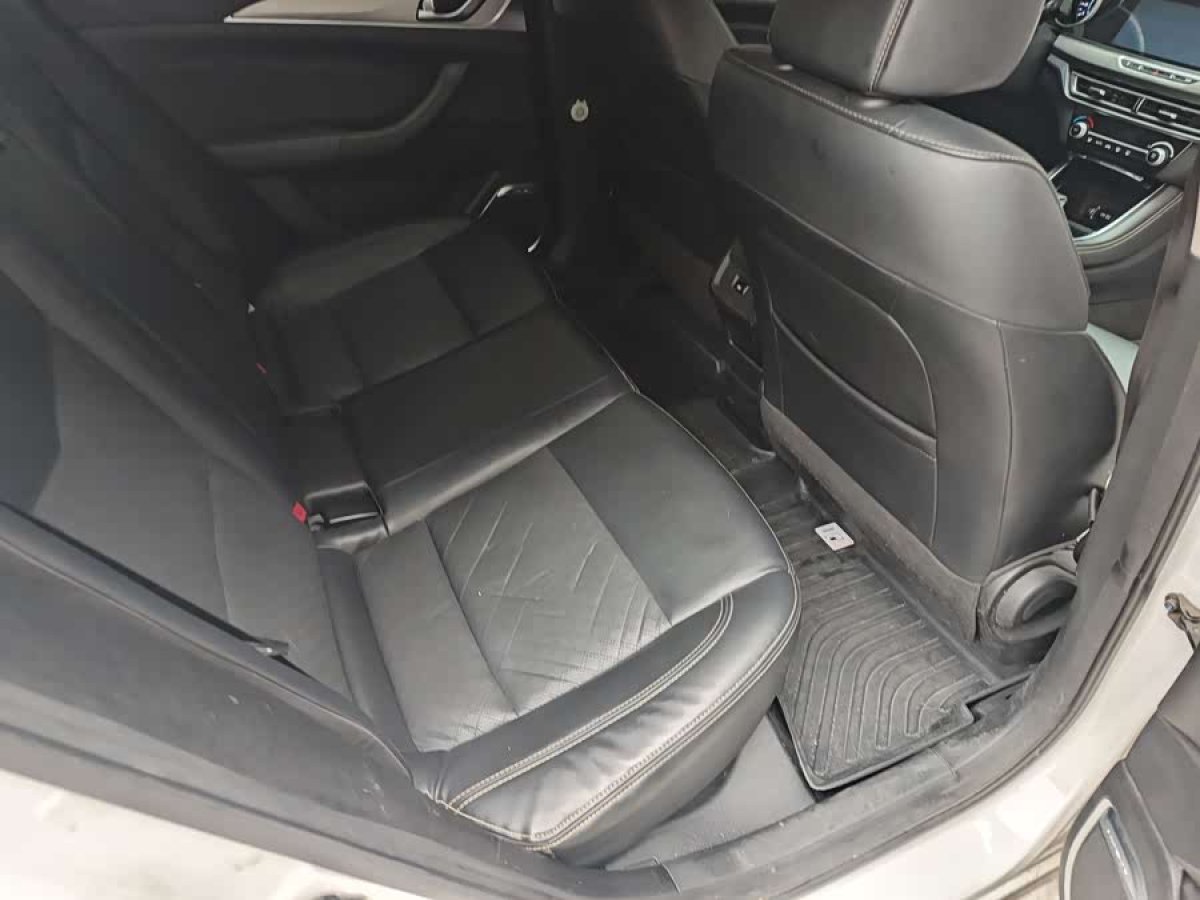 Changan Eado EV 2019 car image #9